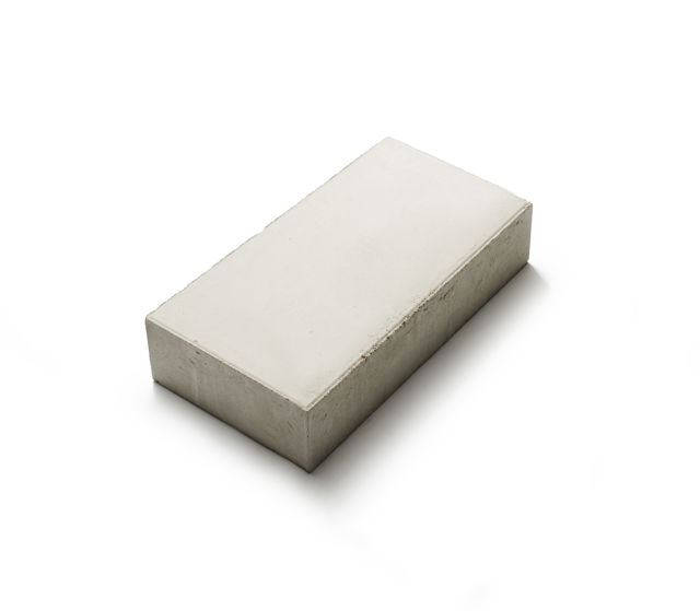 Våtpressad betongplatta Klara i naturvit;175×350×80 mm – produktfoto.